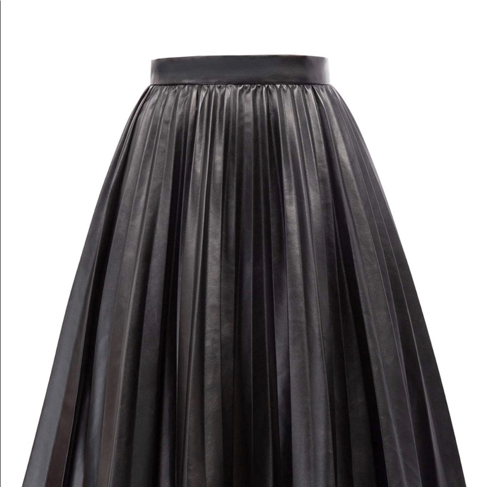 Pleated Faux Leather Skirt (Black or Burgundy) - Picture 5 of 6